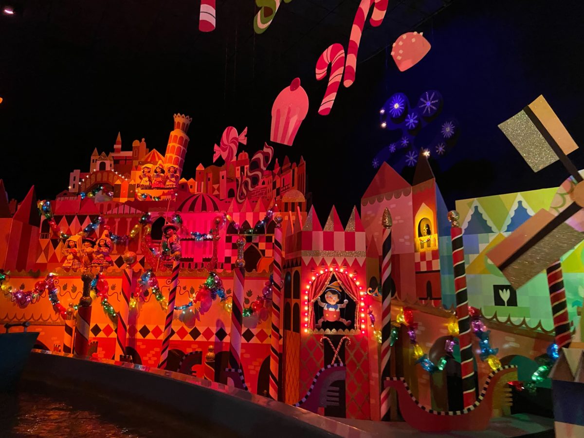 its a small world holiday 2022 1917