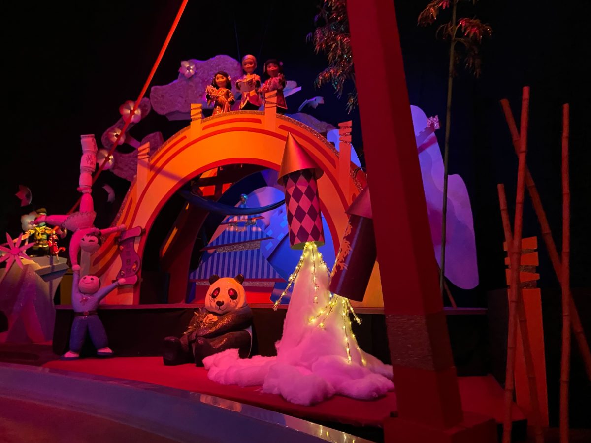 its a small world holiday 2022 1926