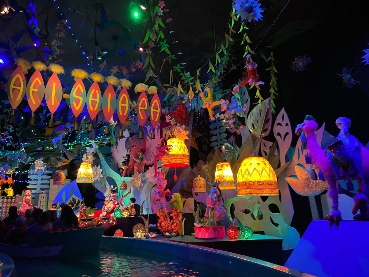 its a small world holiday 2022 1928