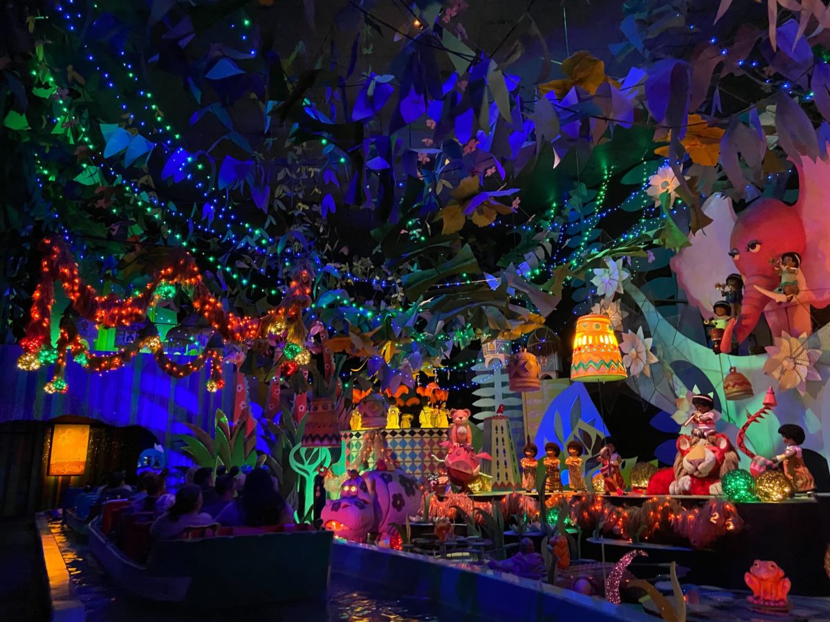 its a small world holiday 2022 1930