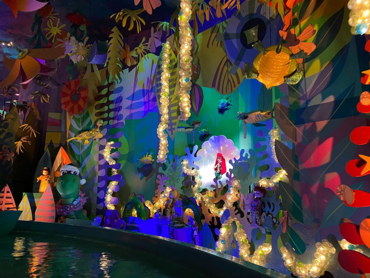 its a small world holiday 2022 1944