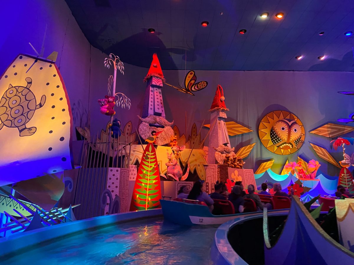 its a small world holiday 2022 1946