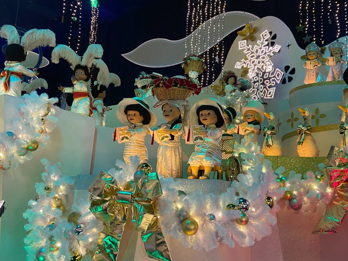 its a small world holiday 2022 1970