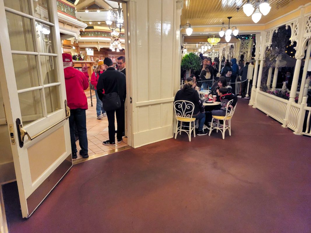 Disneyland Jolly Holiday Mobile Order gone