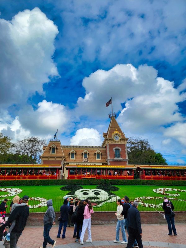 Disneyland esplanade entrance