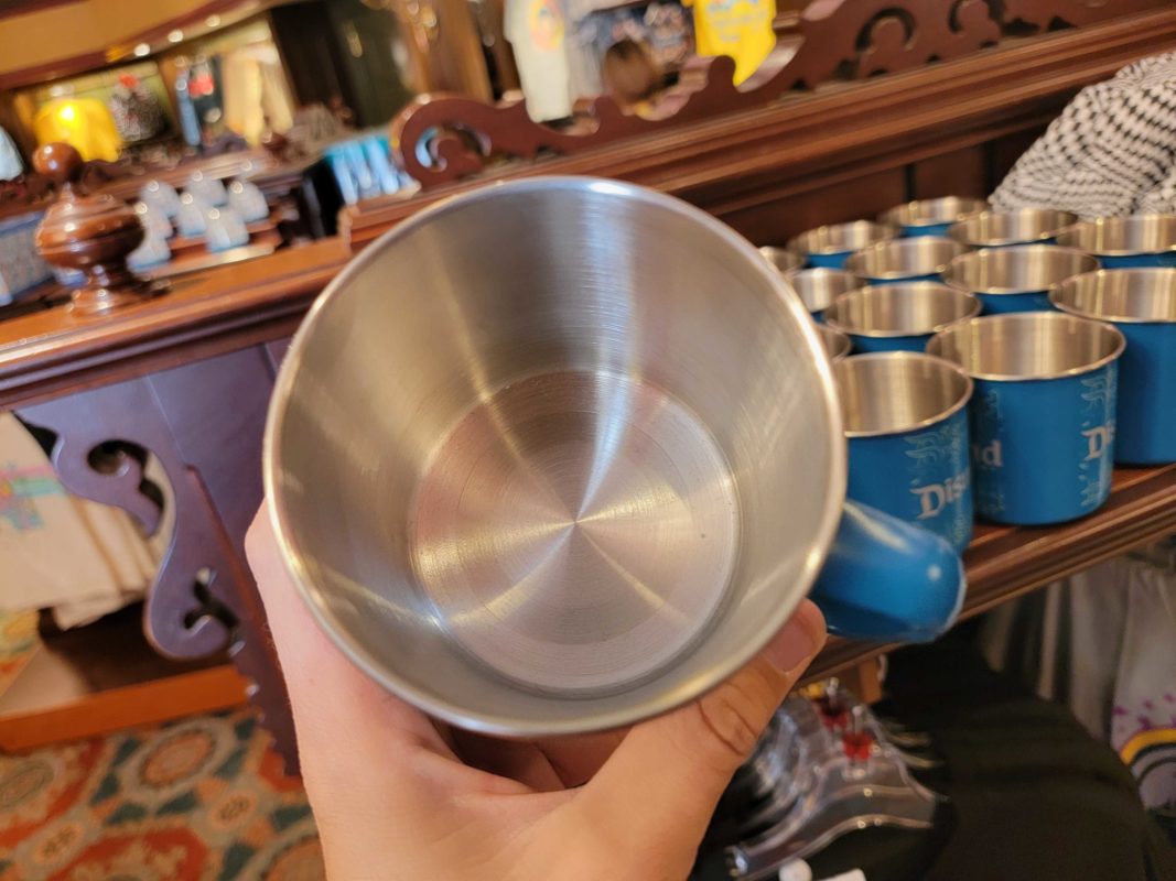 Disneyland metal mug 091040
