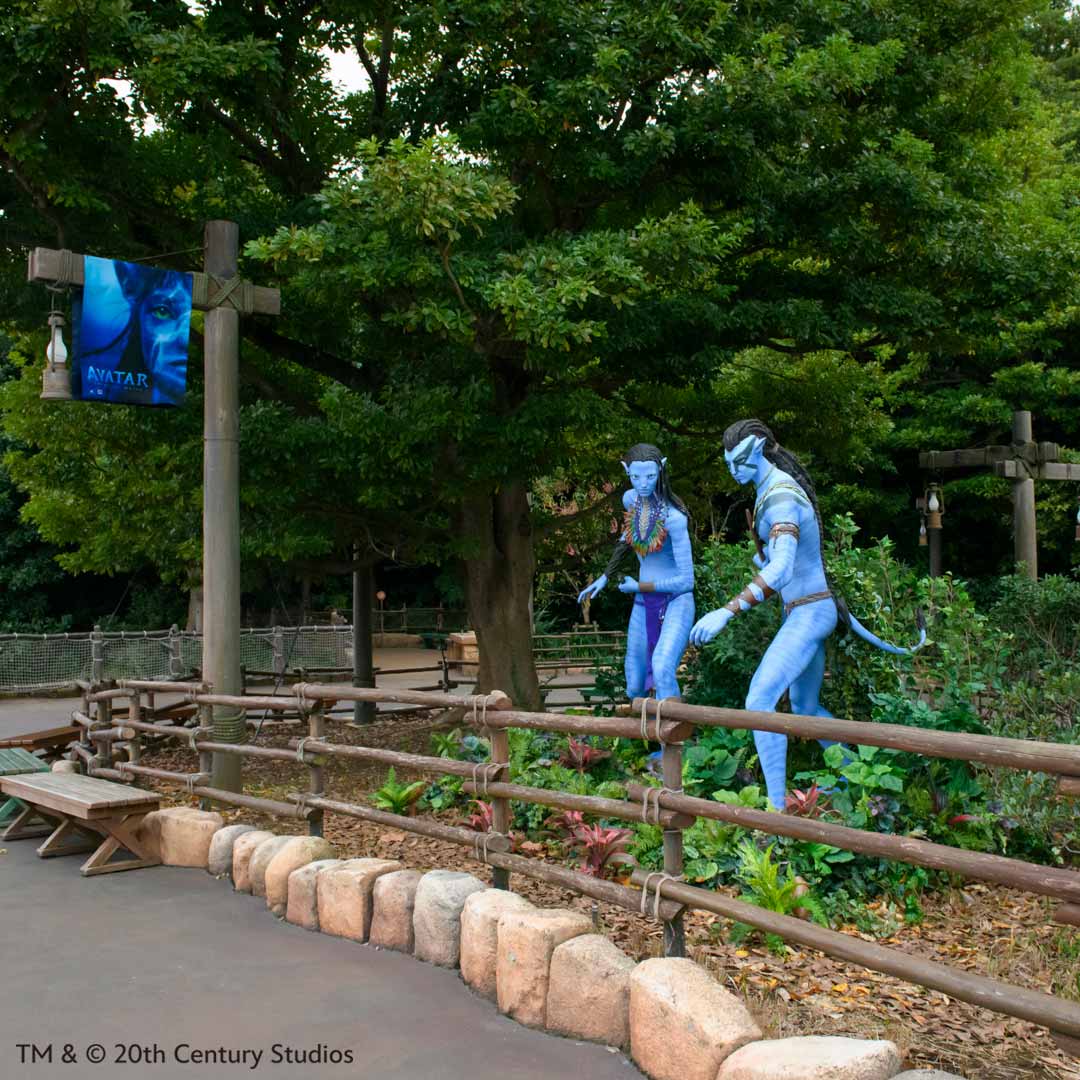 TDR Avatar Statues1