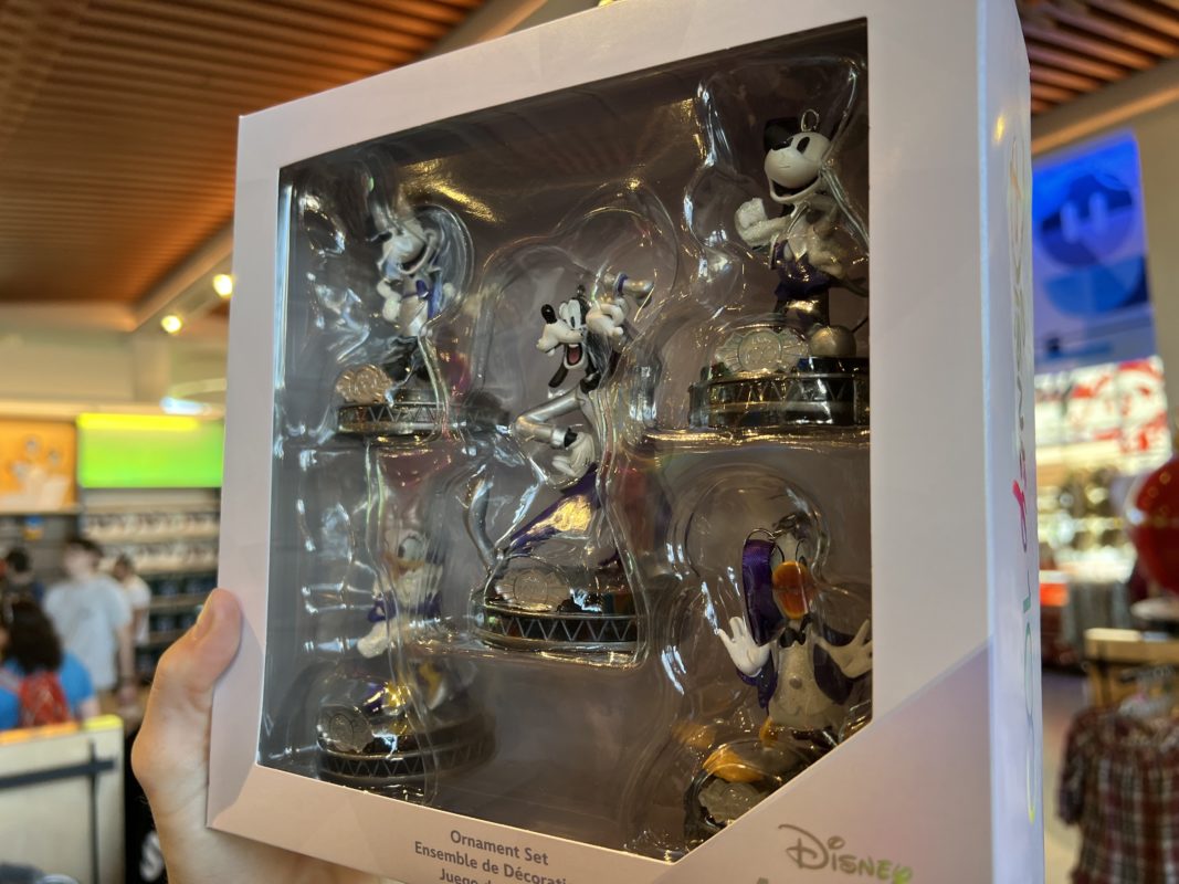 Disney100 merch ornament set4