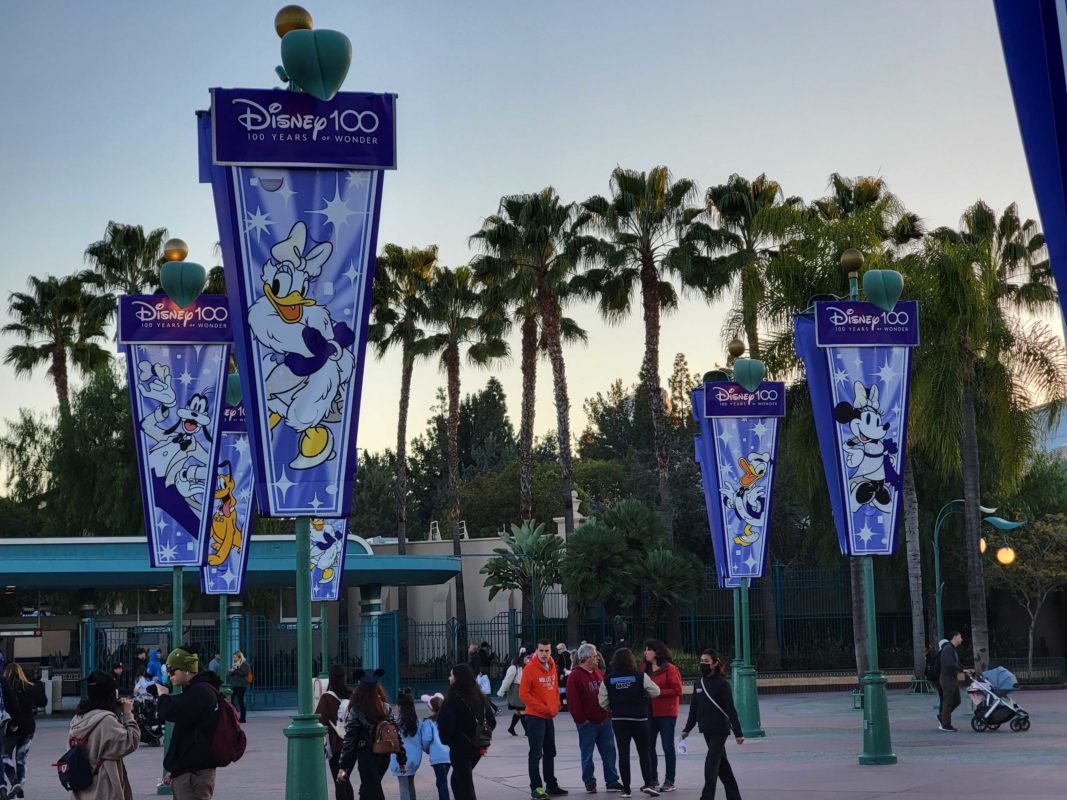 Disneyland Esplanade Disney100 Banners 00004