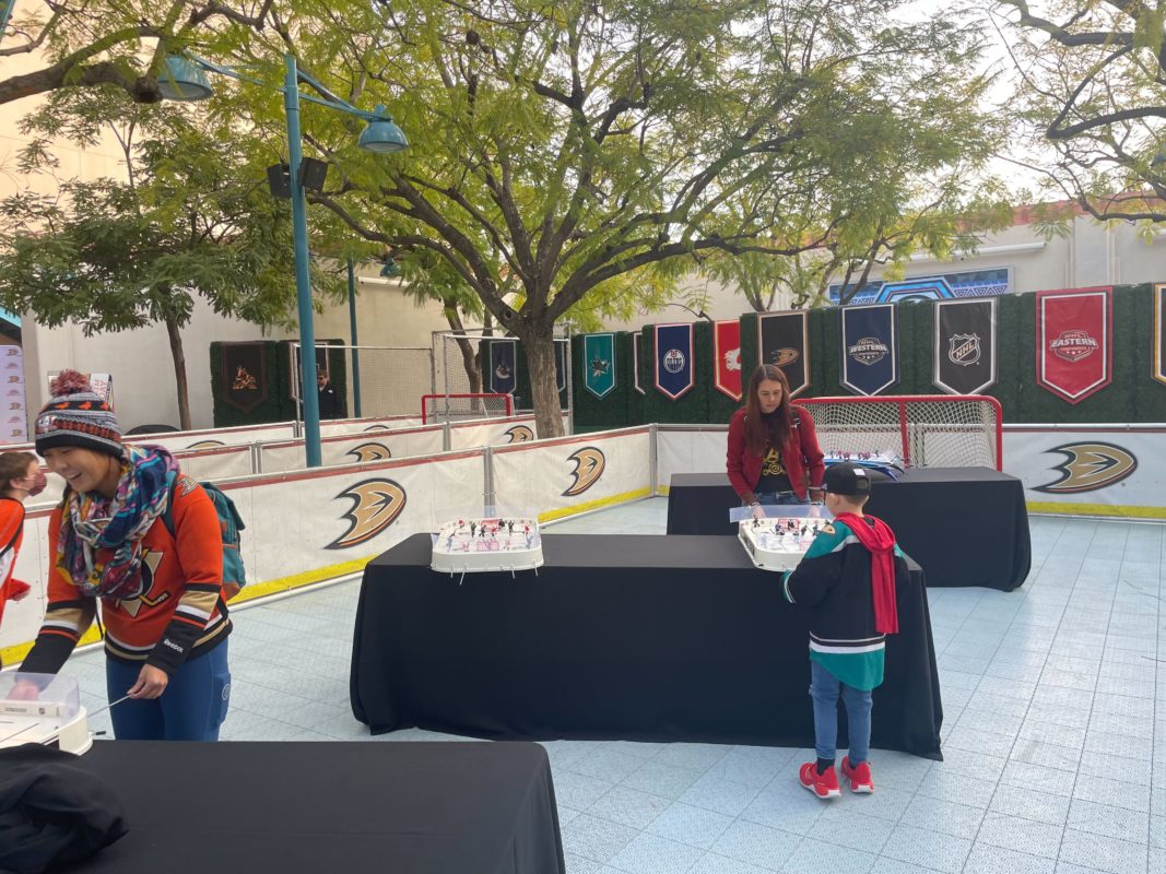 Disneyland anaheim ducks day 2023 0034