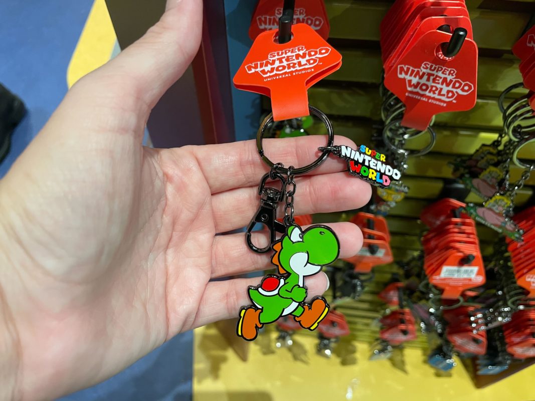 USH SuperNintendoWorldMetalKeychains1