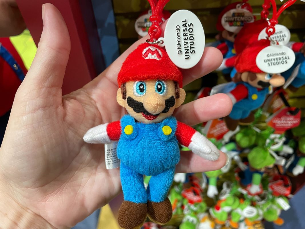 USH SuperNintendoWorldPlushKeychains1