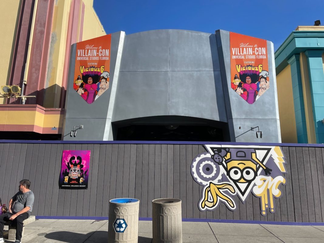 villain con minion blast entrance banners 7820