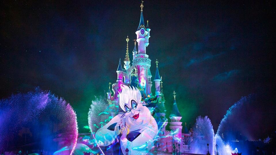 Disneyland Paris halloween festival projections