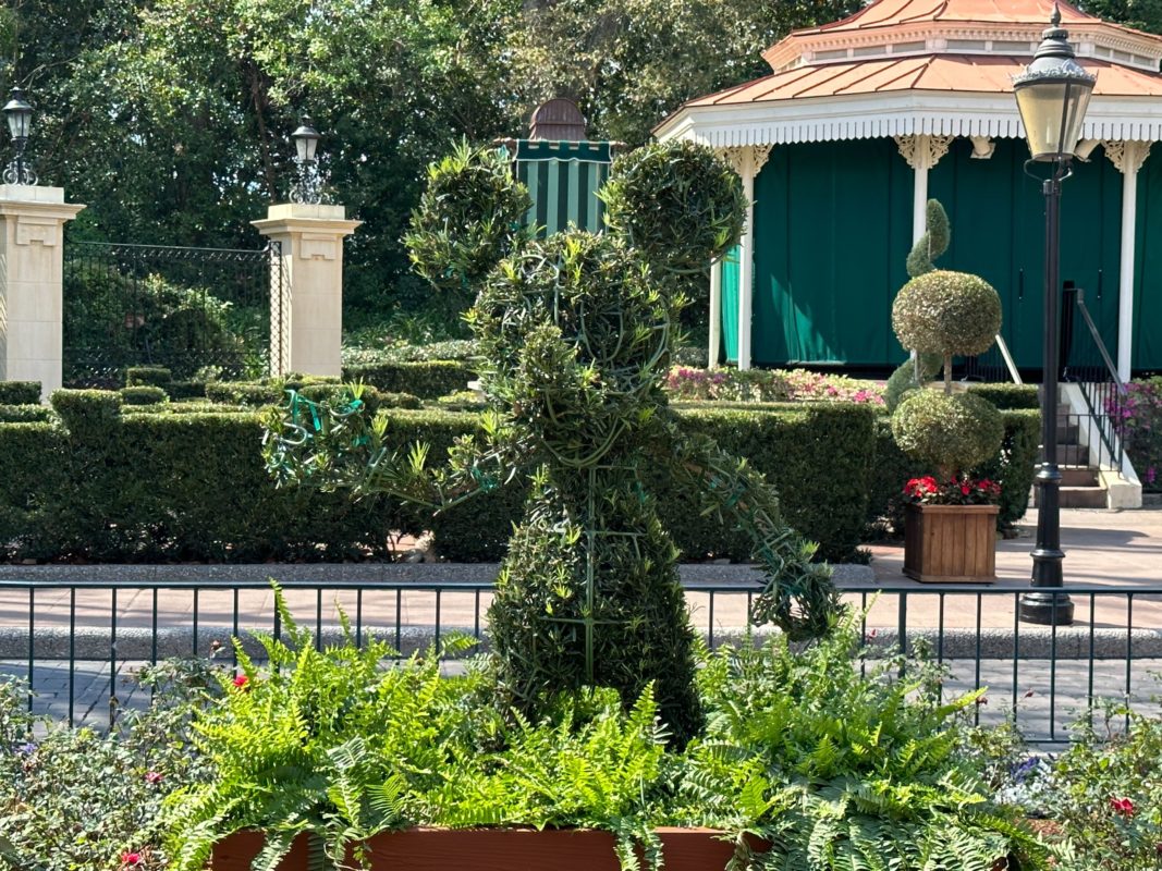 2023 topiary heritage garden 6566