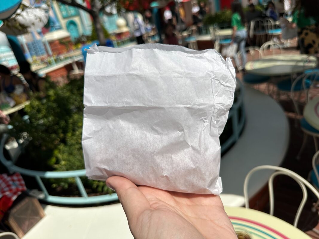 DL Mickeys toontown cafe daisy tater chips 1