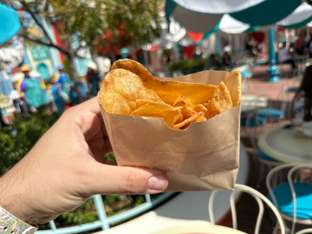 DL Mickeys toontown cafe daisy tater chips 2