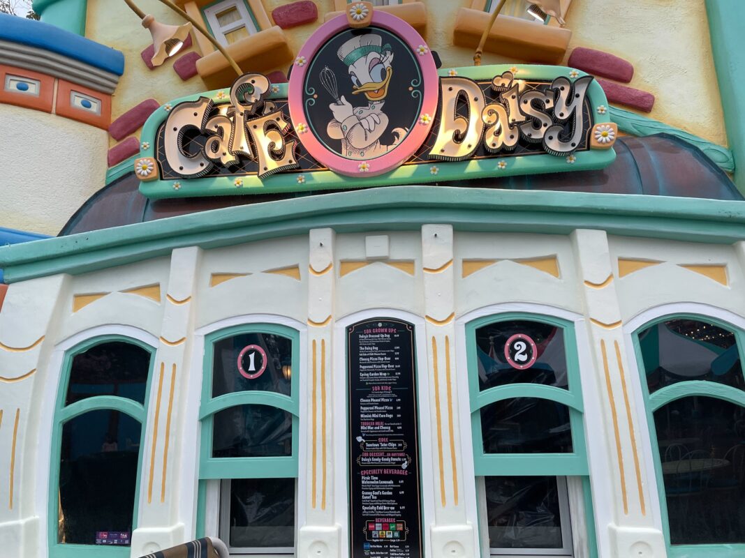 Cafe Daisy's menu has been updated in Toontown.