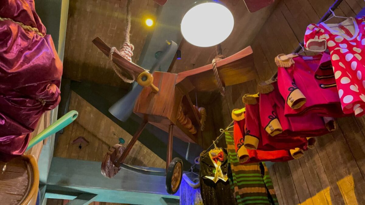 Mickeys House and Movie Barn Disneyland Toontown March 2023 00006