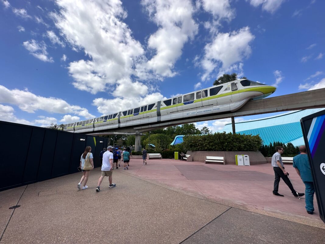 A new walkway opened up in EPCOT today between World Celebration and World Nature. Monorail Green zips by!