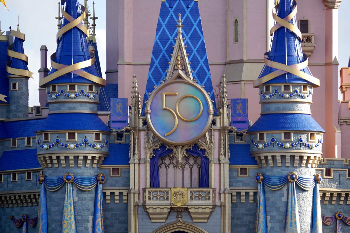 Walt Disney World - 50th Anniversary Decorations - Cinderella Castle - Removal 00003