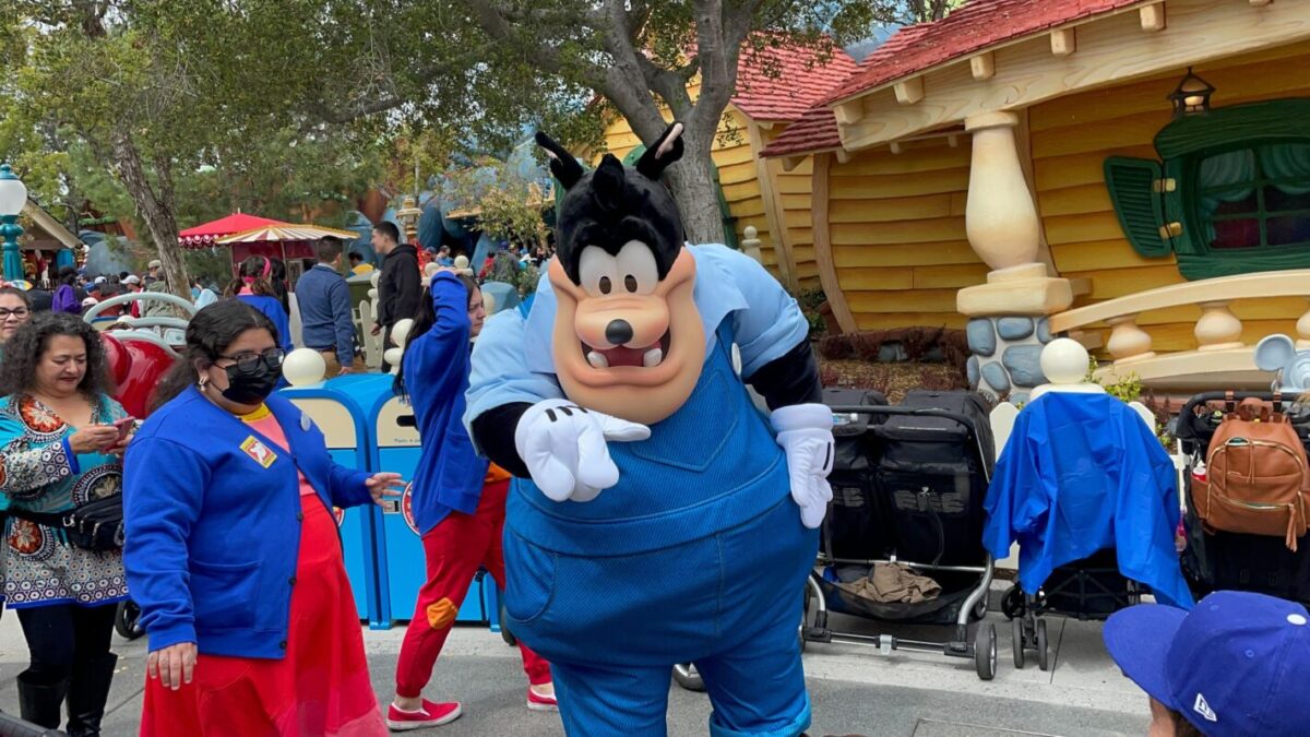 mickeys toontown pete meet and greet 5057