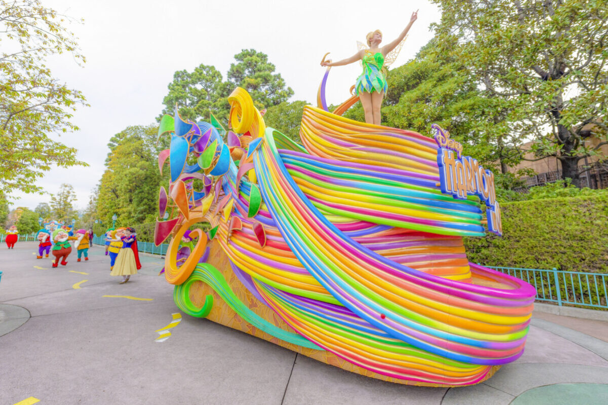 Tokyo Disneyland - Disney Harmony in Color Daytime Parade Debut 00001