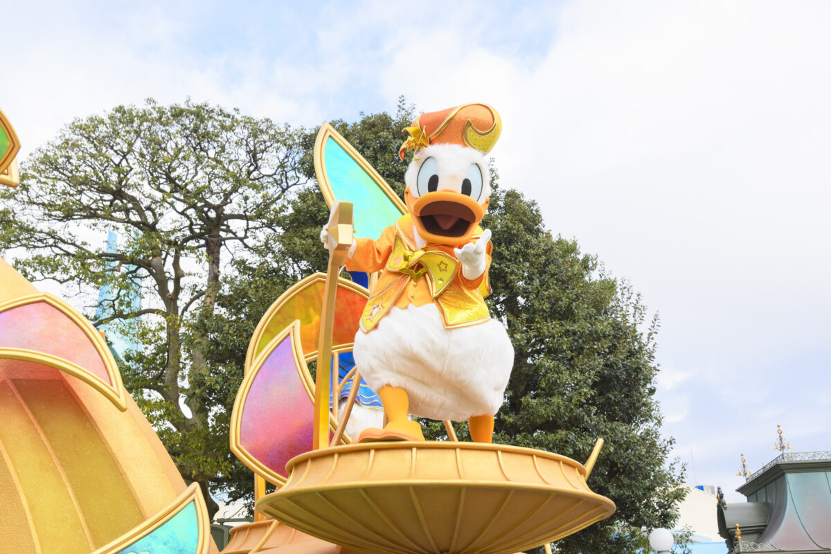 Tokyo Disneyland Disney Harmony in Color Daytime Parade Debut 00027