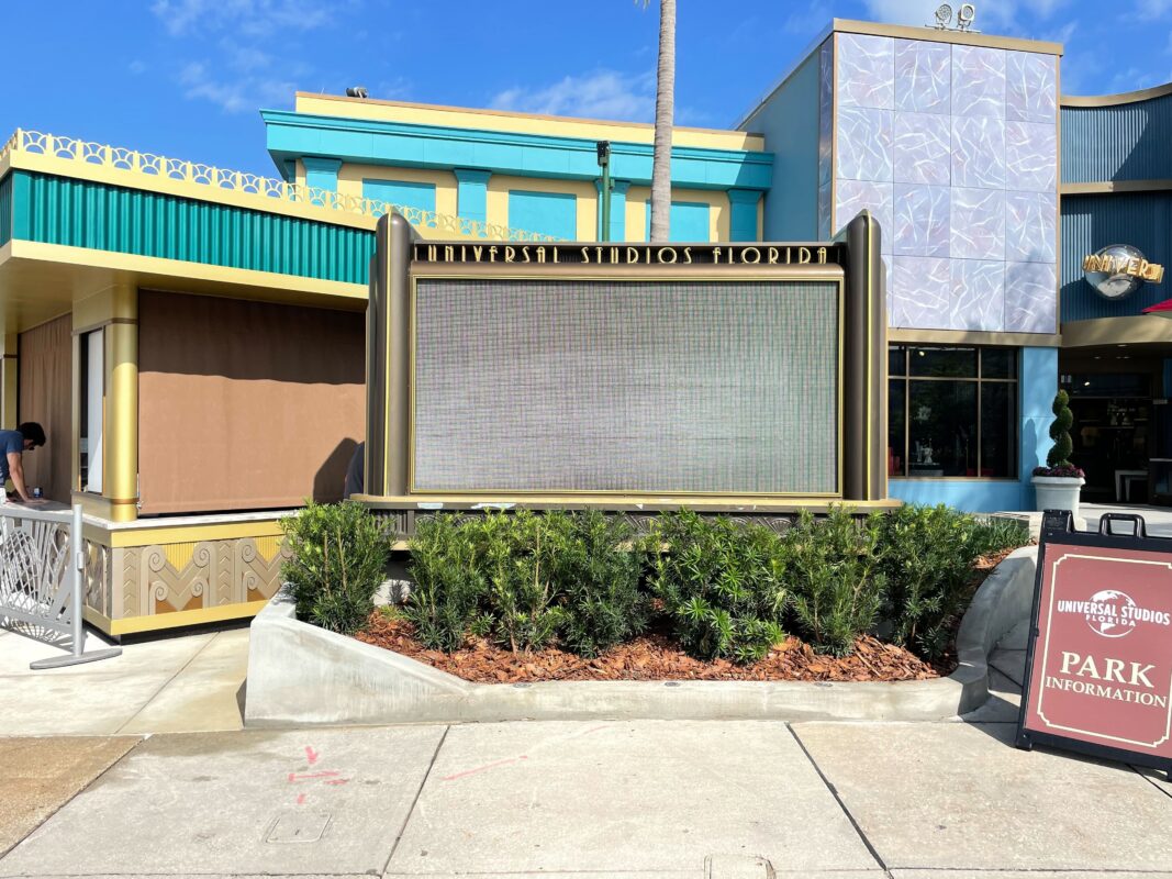 Universal Studios Florida Walls Down Wait Sign 1