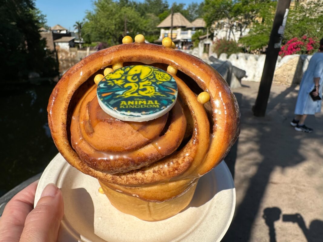 WDW DAK 25th anniversary colossal elephant roll