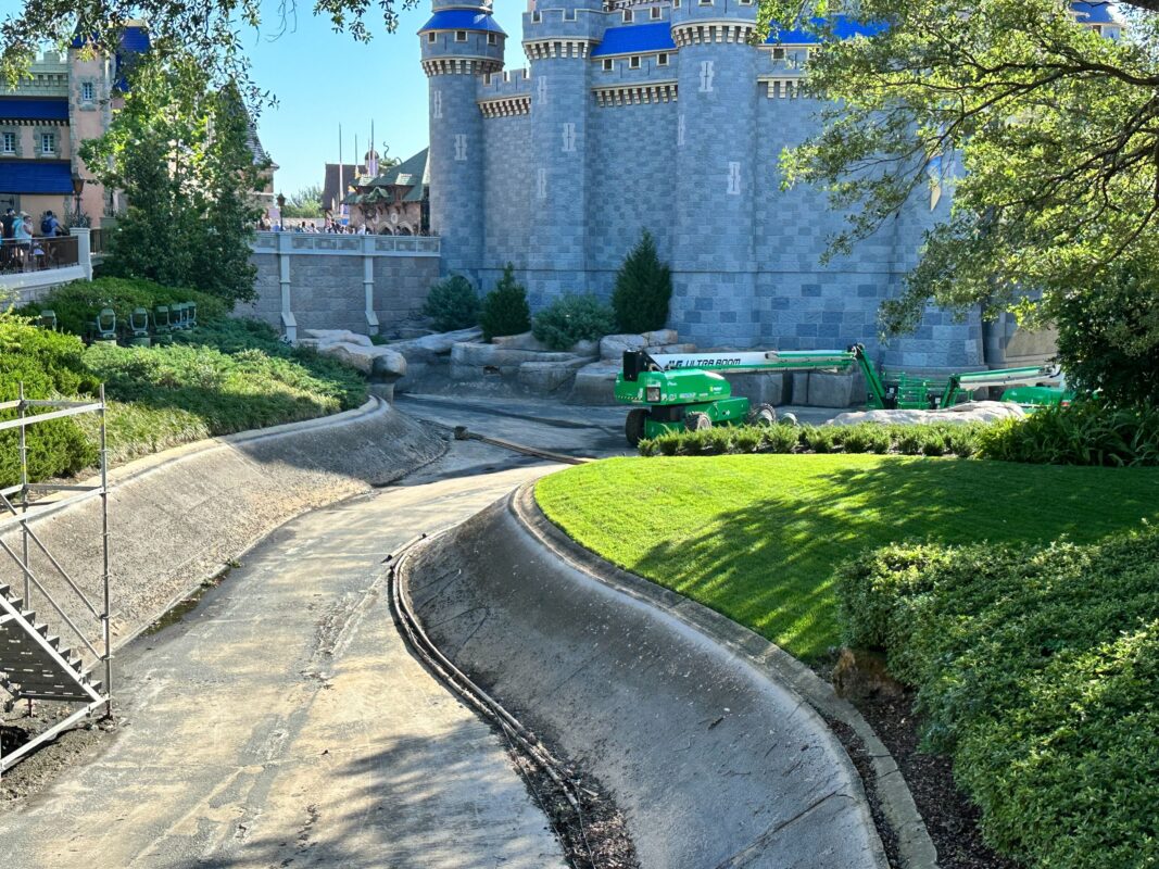 Bunting removed Cinderella Castle 13