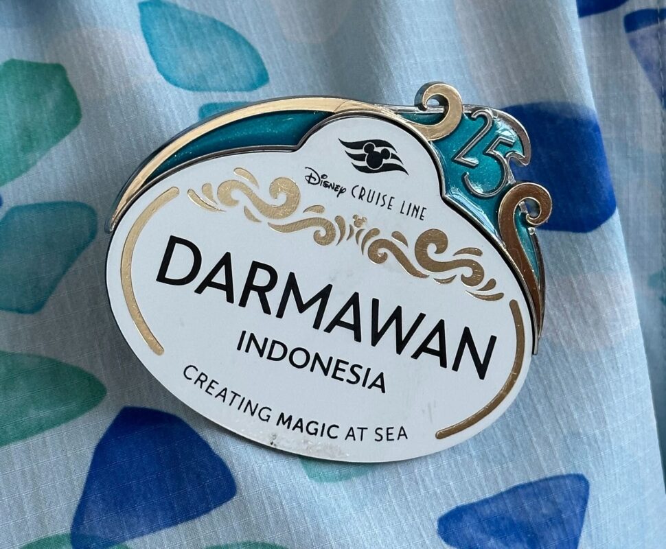 Cast Members received a new attachment to their nametags for the Disney Cruise Line Silver Anniversary at Sea.