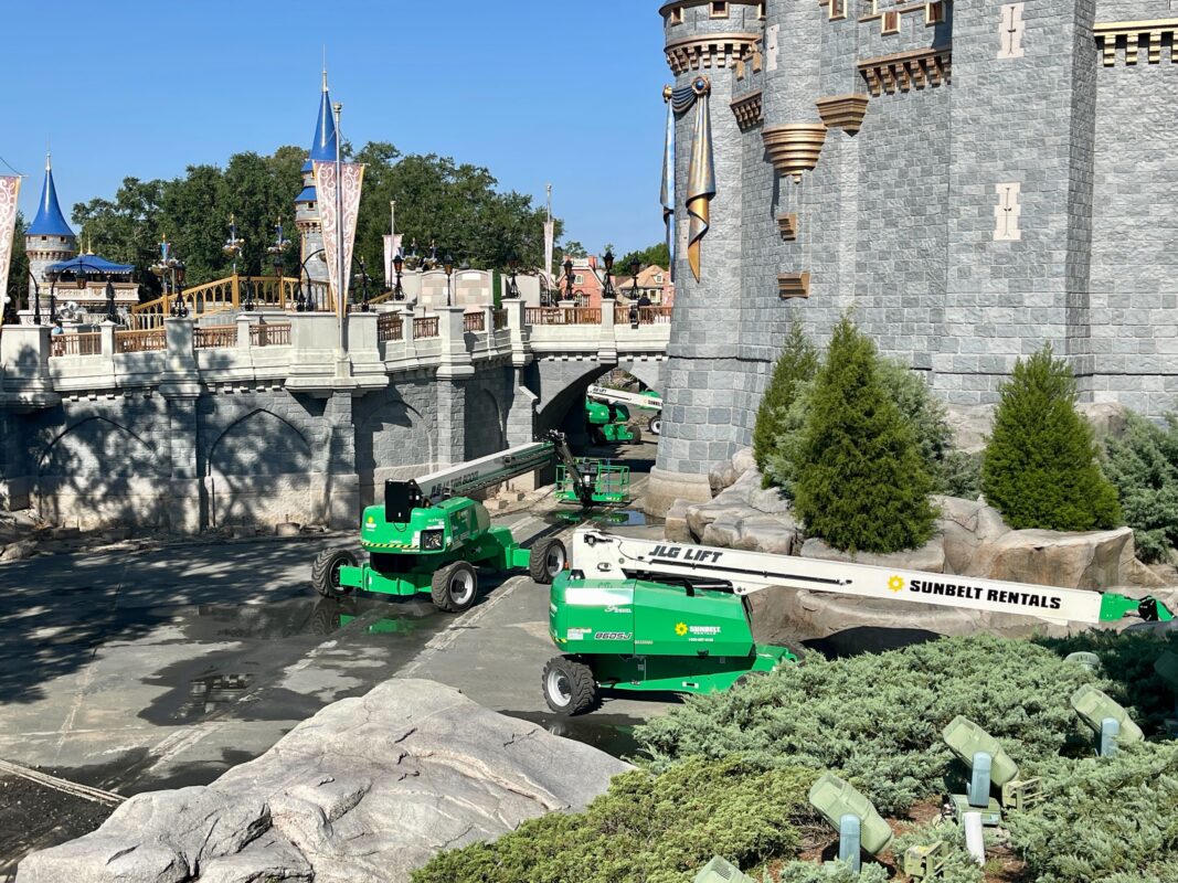 cinderella castle 50th decorations remove moat 1885