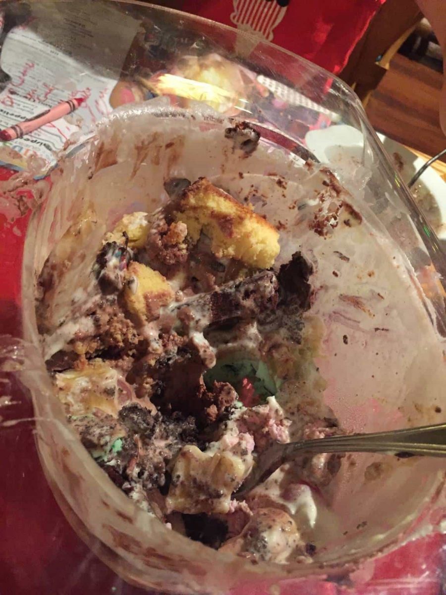 10 Gallon Hat dessert at Whispering Canyon